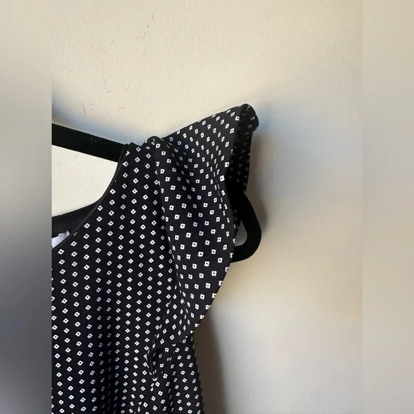 ELLE Dress Women's Size 4 Black White Round Neck Back Closure Zip - Picture 5 of 7